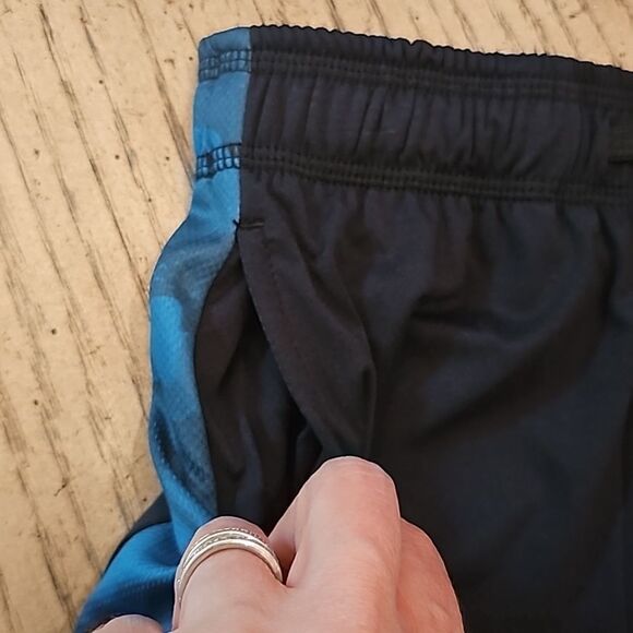 Boys quick dry shorts size 5 NWT - Picture 3 of 5